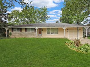 2016 10th St, Charleston, IL 61920