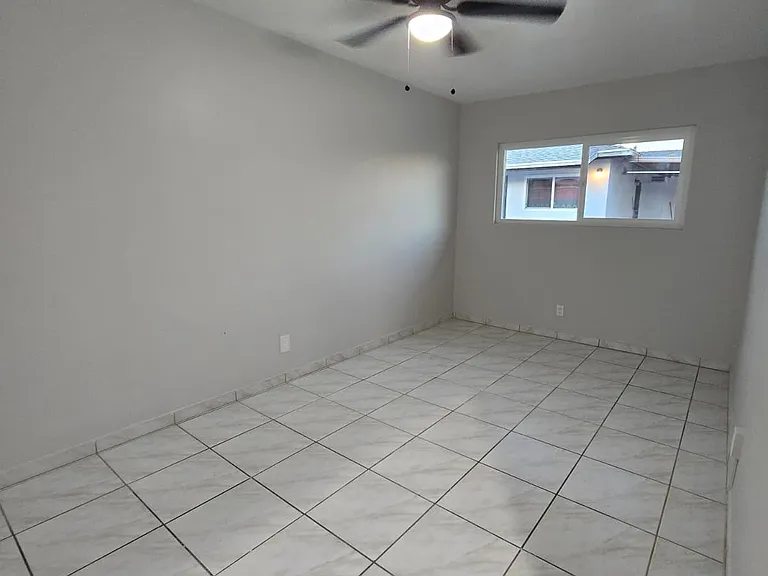 736 S Eastmont Ave #7 — Photo 17