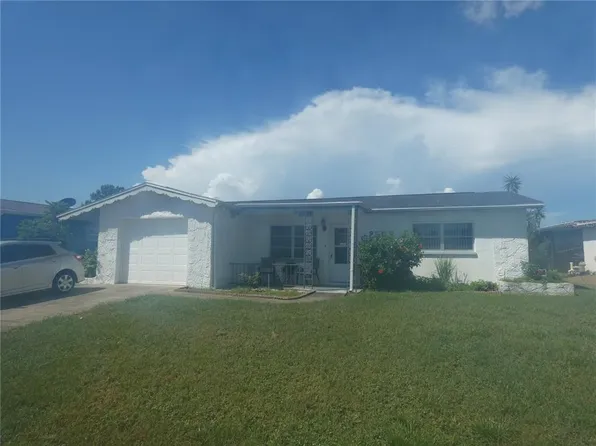 9709 Lakeside Ln, Port Richey, FL 34668