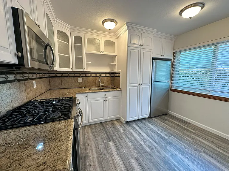 152 Glover Ave #C — Photo 6