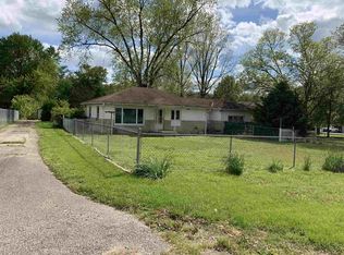 711 Radio Ave, Evansville, IN 47725