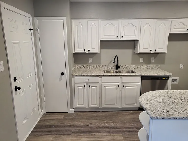 1213 Carroll Dr — Photo 12