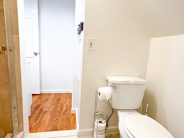 87 Stephen St #1C — Photo 47
