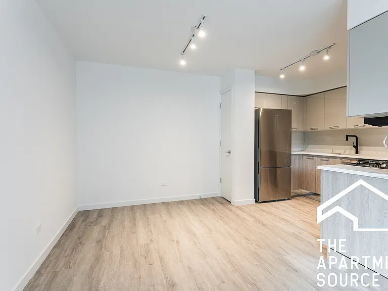 7621 N Sheridan Rd #1D — Photo 3