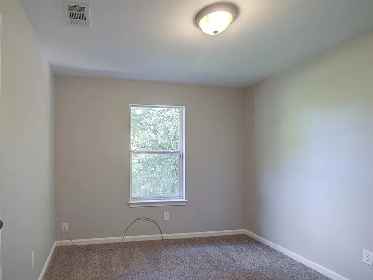 1022 Jeff St — Photo 11