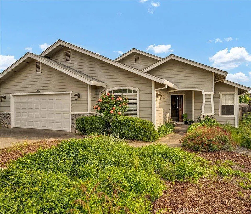 18537 Spyglass Rd photo 1