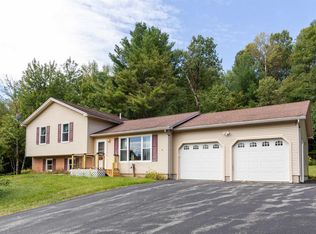 31 Winter Ln, Milton, VT 05468