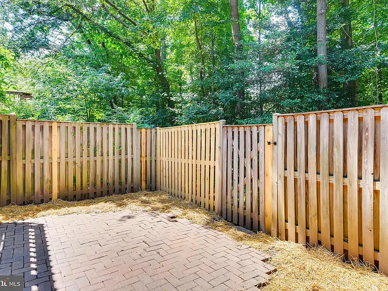 509 Oakmont Ct — Photo 22