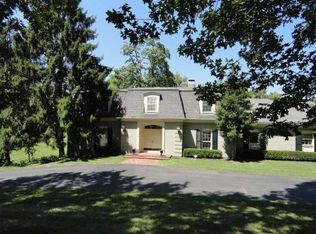 5803 Round Hill Rd, Louisville, KY 40222