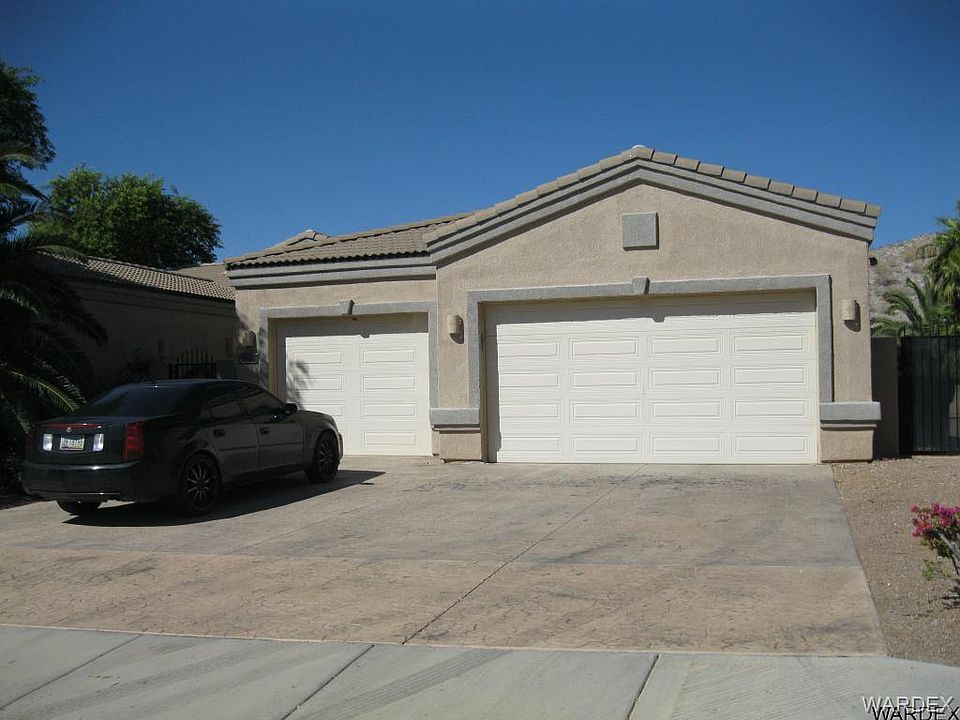 1st image of 2889 Desert Trail Dr