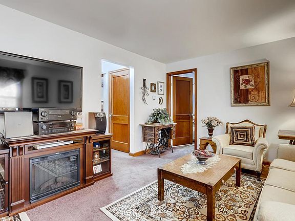 5th image of 629 Parkway Dr