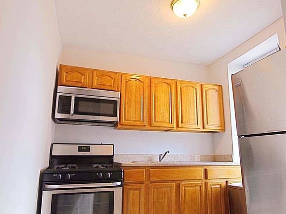 2nd image of 2061 2nd Ave #4