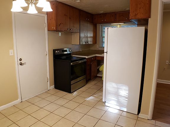 2nd image of 733 Highland Pkwy