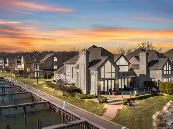 26421 Harbour Pointe Dr #10, Harrison Township, MI 48045
