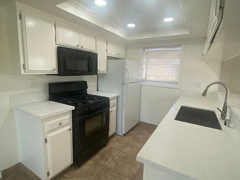 1829 Patricia Ave — Photo 3