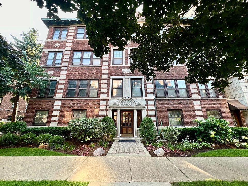 1st image of 856 Hinman Ave APT 2N