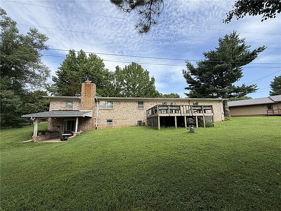2nd image of 607 Skyline Dr