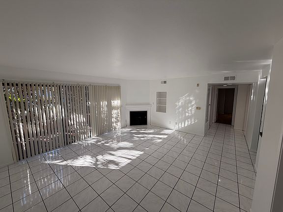 Living/dining room area