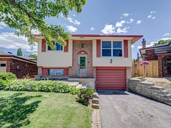 14 Krafty Ct, Hamilton, ON L9C 6R7