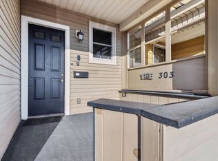 303 W 4th St #2, Duluth, MN 55806