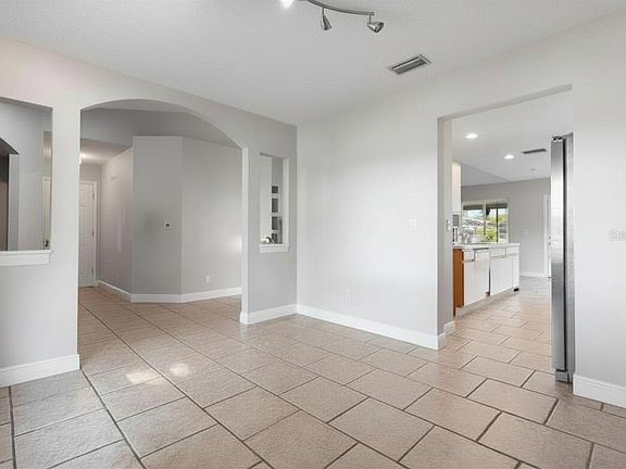 5th image of 4234 Donnington Dr