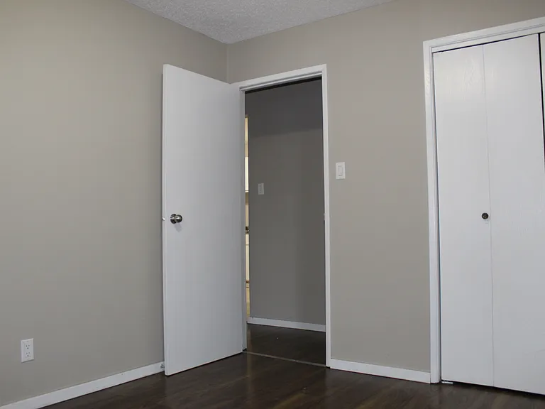 937 Northumberland Ave — Photo 4
