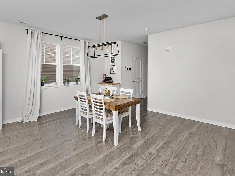 10 Roberta Way — Photo 10