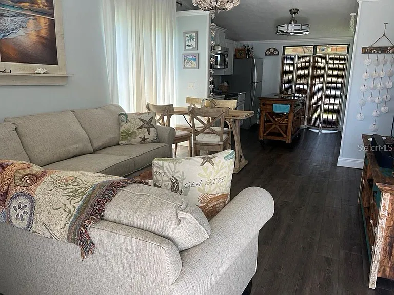 76 Heather Point Ct — Photo 11