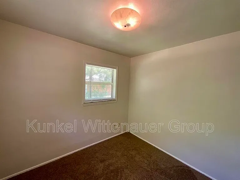 1715 Menard Dr — Photo 13