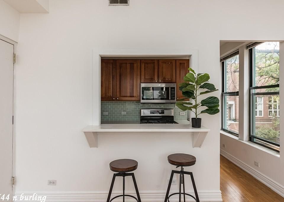 1st image of 2544 N Burling St #1518