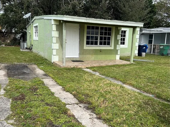 1901 Rutland St, Opa Locka, FL 33054