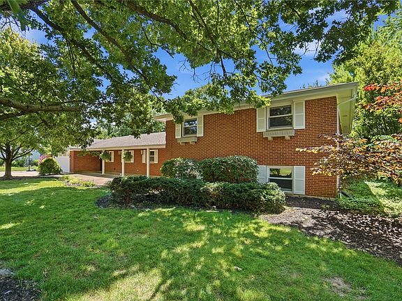 2nd image of 686 Evans Ln