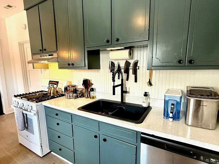 38 Carolina St #B — Photo 11
