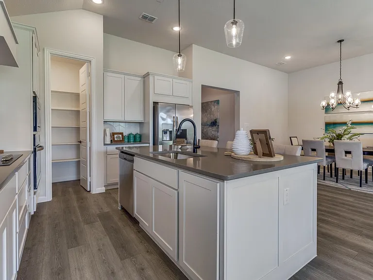 1834 Park Place Ln — Photo 11