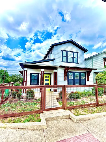 603 Burleson St Photo 1