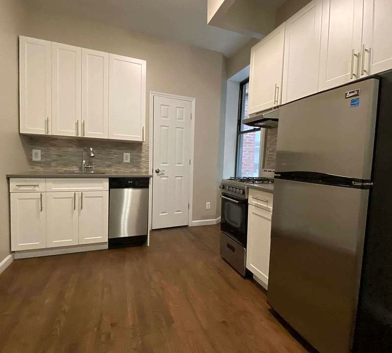 1st image of 314 E 78th St APT 1A