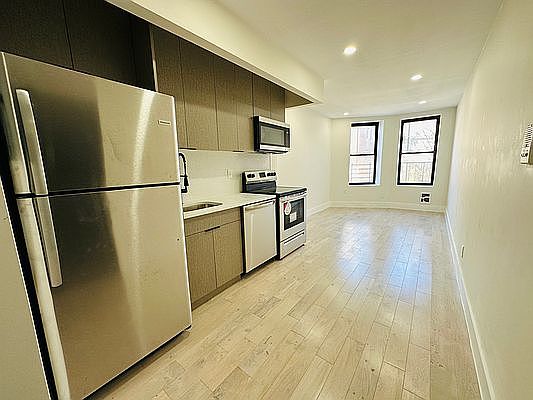 1st image of 2112 Regent Pl #2E
