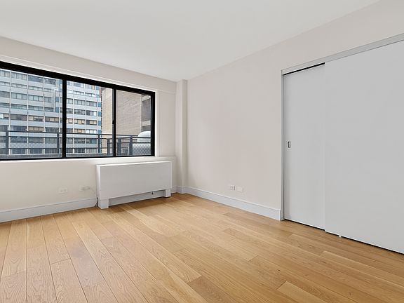 5th image of 230 E 44th St Ph H