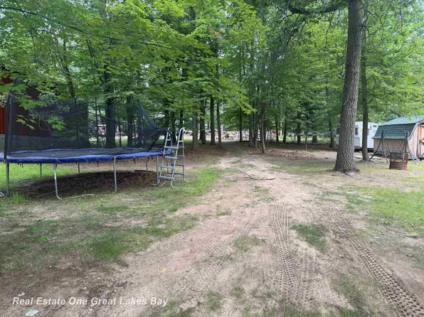 Cuyuga Trl, West Branch, MI 48661