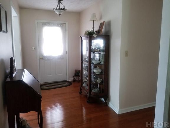 3rd image of 1240 Southland Ave