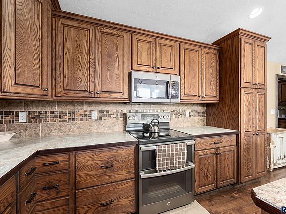 5th image of 6463 Christiansen Ln