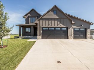 300 E Alberta Trl, Trail Tea, SD 57064