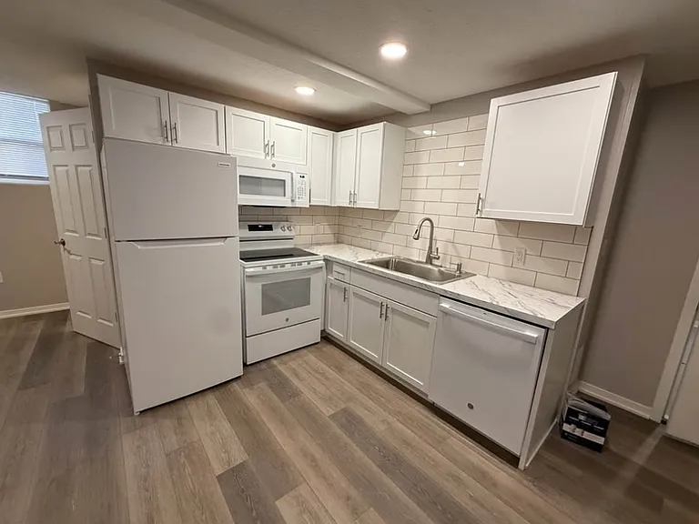 1330 F St #1 — Photo 6