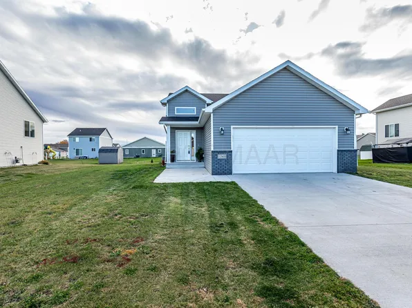 1263 5th St NW, West Fargo, ND 58078