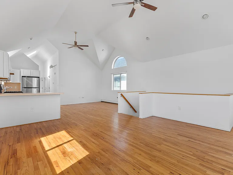 715 E Walnut St #2 — Photo 6