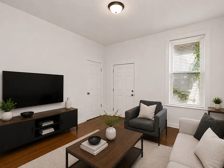 841 N Damen Ave #2R — Photo 2