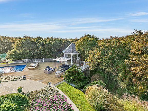 3rd image of 17 Watermill Height Dr