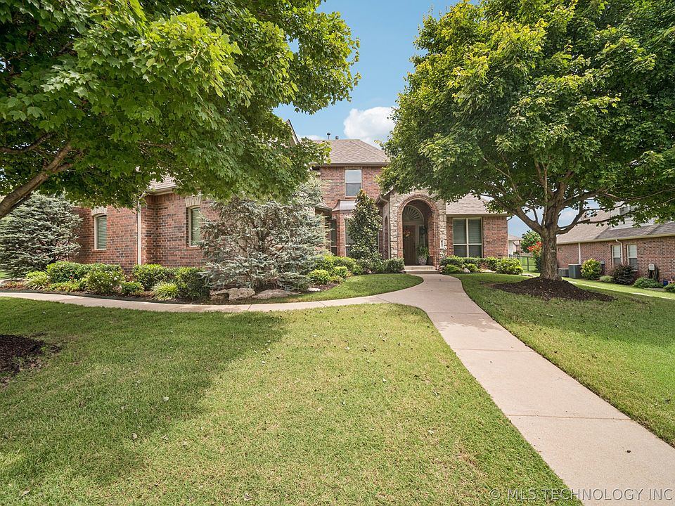 1st image of 507 N 83rd Pl