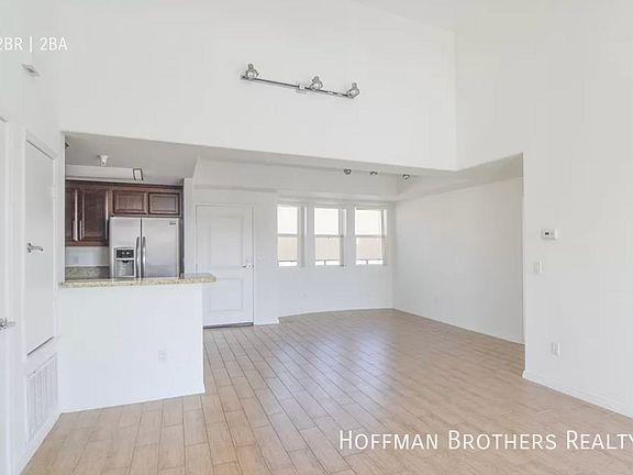 3rd image of 11927 Kling St #104