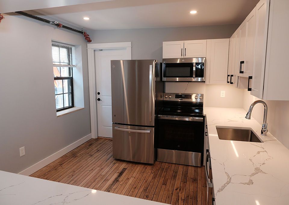 1st image of 444 Fore St #202